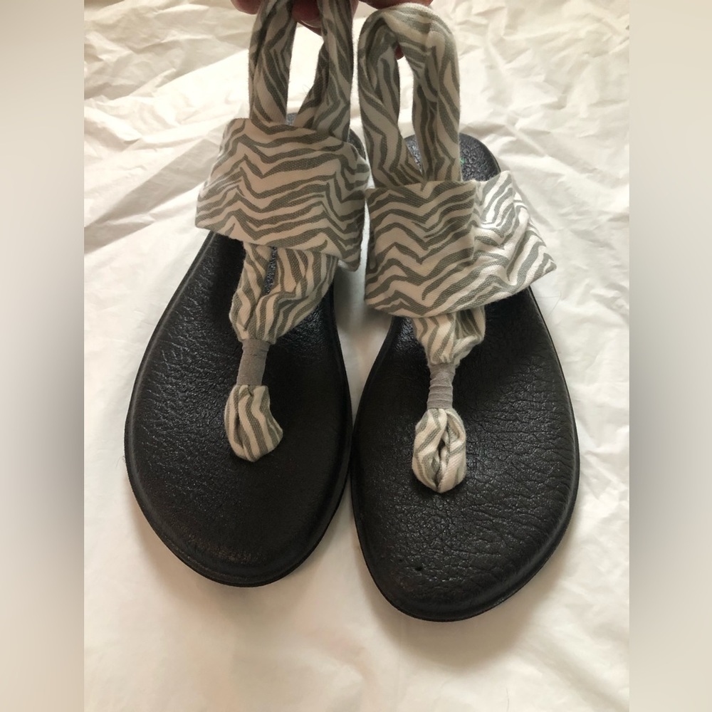 Sanuk Size 9 Yoga Mat Sling Back Sandals Black White Gray